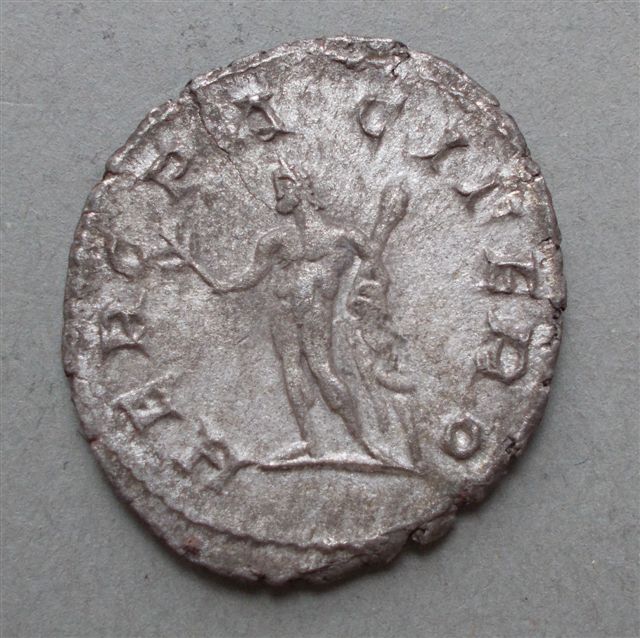 Postumus-Antoninianus-Trio